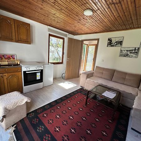Garden Guesthouse Gjakova Kültér fotó