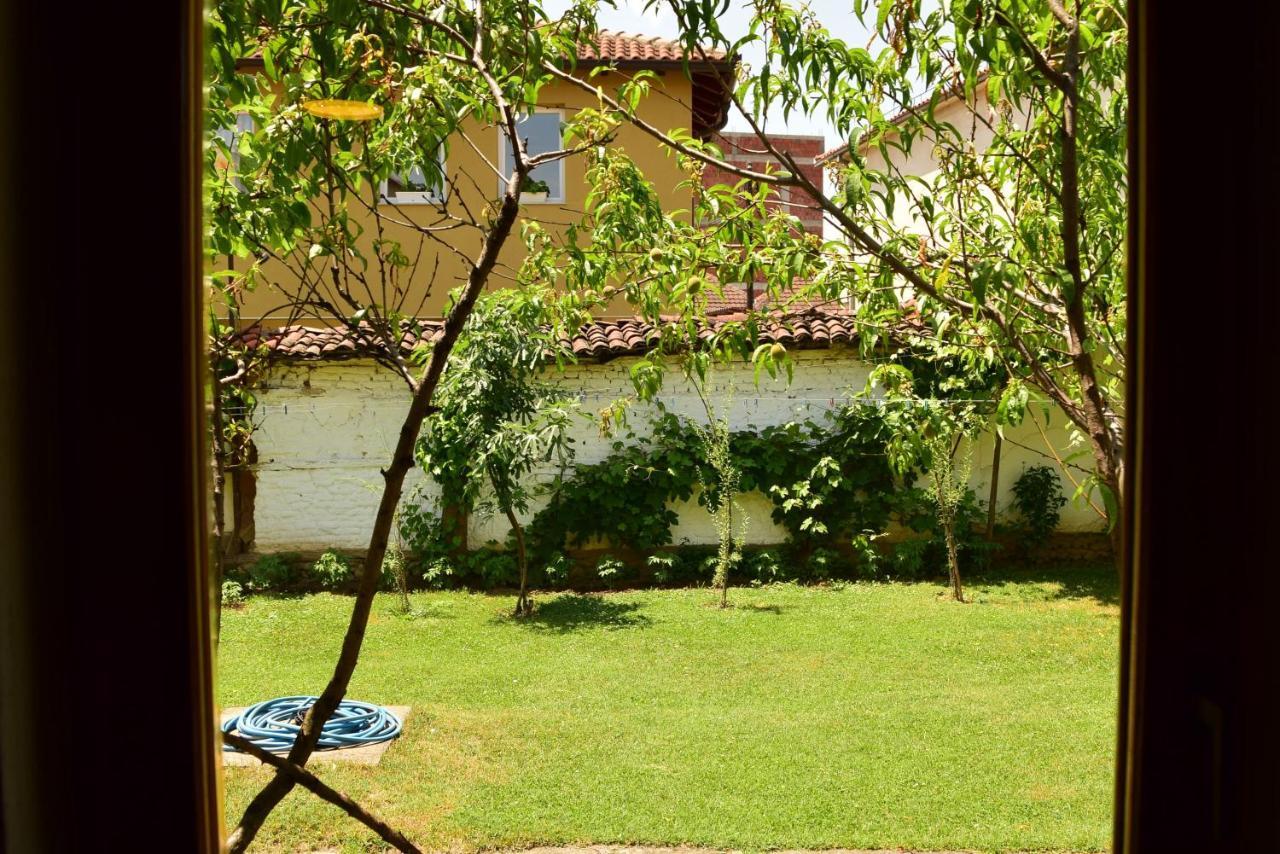 Garden Guesthouse Gjakova Kültér fotó